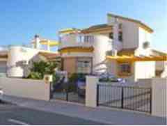 3 Dormitorios, 2 Baños Villa Se Vende en Pinar de Campoverde, Alicante