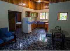 PEQUEÑO HOTEL CON AMPLIO TERRENO EN TAMBOR PUNTARENAS