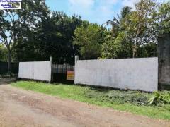 Terreno en venta en Barra de Cazones, a unas cuadras de la playa, en esquina