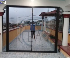 Fabricación e instalación de ventanas y puertas