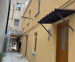 Casa en condominio remodelada en venta